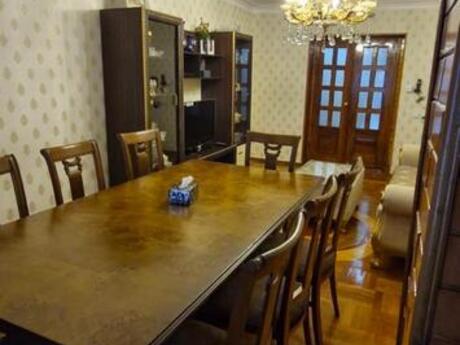 4 otaqlı köhnə tikili - Elmlər Akademiyası m. - 70 m²