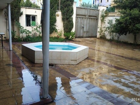5 otaqlı həyət evi/bağ evi - Bakmil m. - 195.6 m²