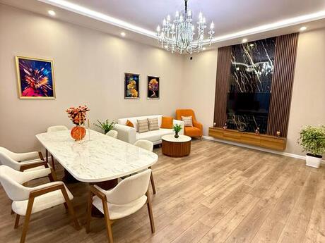 5 otaqlı həyət evi/bağ evi - Mərdəkan q. - 195 m²