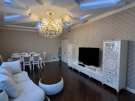 3-комн. новостройка - м. 8 ноября - 153 м²
