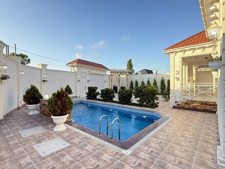 4 otaqlı həyət evi/bağ evi - Mərdəkan q. - 220 m²