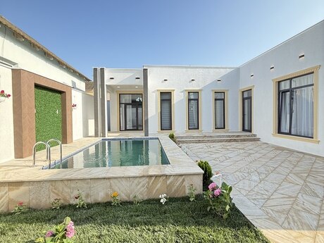 4 otaqlı həyət evi/bağ evi - Şüvəlan q. - 130 m²