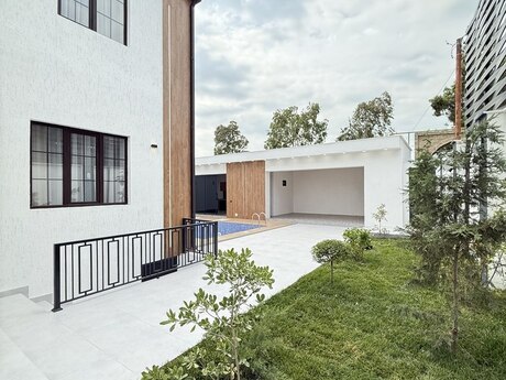 5 otaqlı həyət evi/bağ evi - Şüvəlan q. - 220 m²