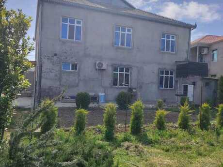 8 otaqlı həyət evi/bağ evi - Buzovna q. - 300 m²