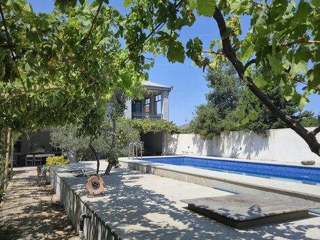 6 otaqlı həyət evi/bağ evi - Bilgəh q. - 250 m²
