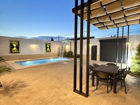 4 otaqlı həyət evi/bağ evi - Mərdəkan q. - 200 m²