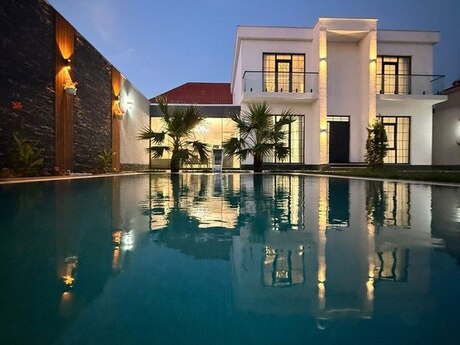 5 otaqlı həyət evi/bağ evi - Mərdəkan q. - 400 m²