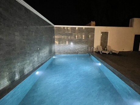 4 otaqlı həyət evi/bağ evi - Buzovna q. - 250 m²