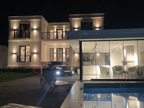 4 otaqlı həyət evi/bağ evi - Buzovna q. - 250 m²