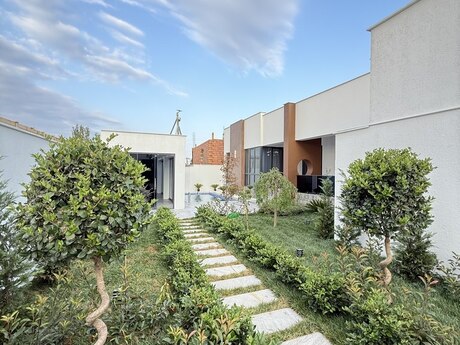 4 otaqlı həyət evi/bağ evi - Şüvəlan q. - 170 m²
