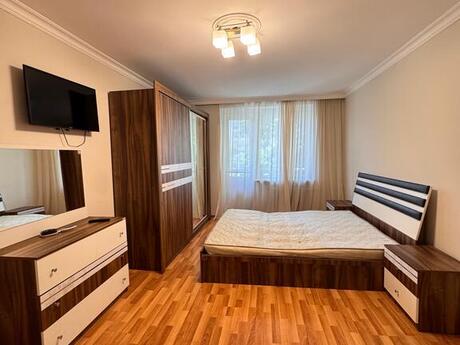 3 otaqlı köhnə tikili - Elmlər Akademiyası m. - 70 m²