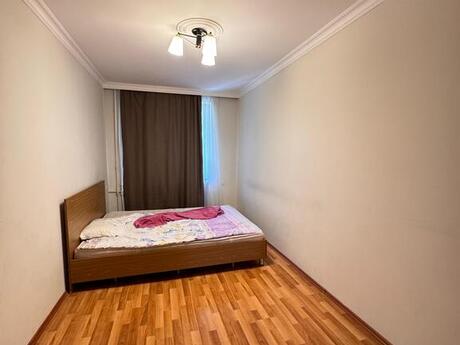 3 otaqlı köhnə tikili - Elmlər Akademiyası m. - 70 m²