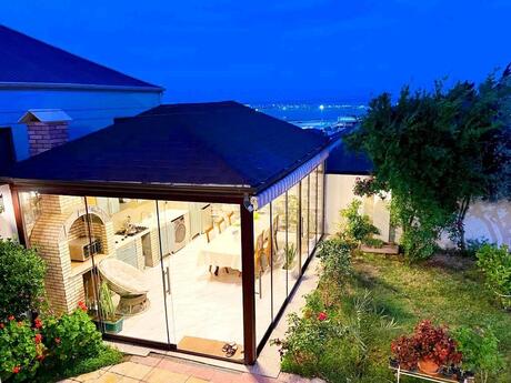 6 otaqlı həyət evi/bağ evi - Köhnə Günəşli q. - 230 m²