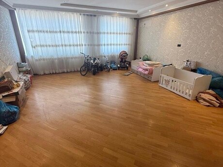 Объявление №5387172 - Баку, м. Иншаатчылар, 3-комн., 130 м², 15/17 этаж