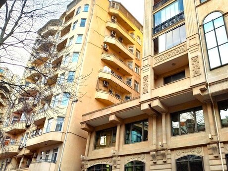 4 otaqlı yeni tikili - İçəri Şəhər m. - 148 m²