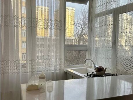 2 otaqlı köhnə tikili - Nizami m. - 35 m²