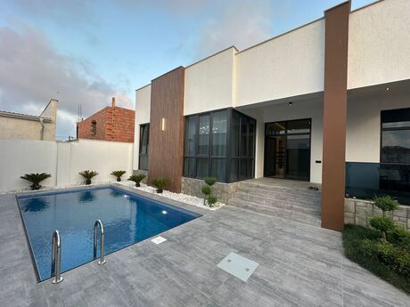 4 otaqlı həyət evi/bağ evi - Şüvəlan q. - 200 m²