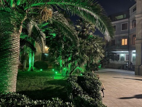 8 otaqlı həyət evi/bağ evi - Buzovna q. - 600 m²