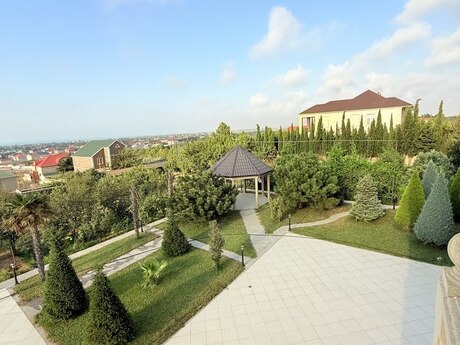 5 otaqlı həyət evi/bağ evi - Novxanı q. - 400 m²