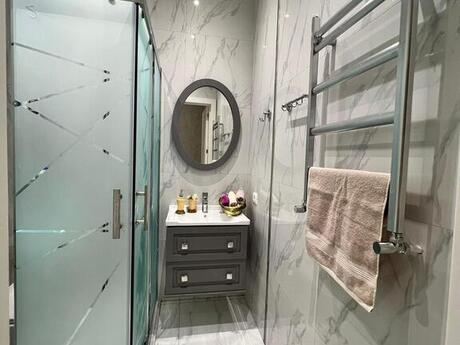 6 otaqlı həyət evi/bağ evi - Badamdar q. - 400 m²
