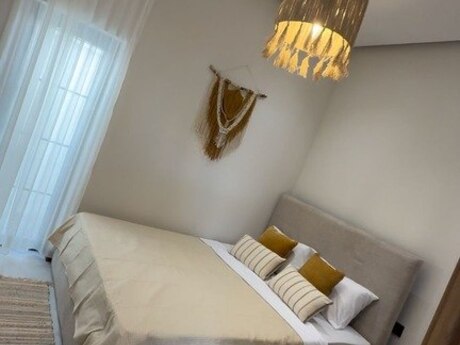 3 otaqlı həyət evi/bağ evi - Şüvəlan q. - 200 m²