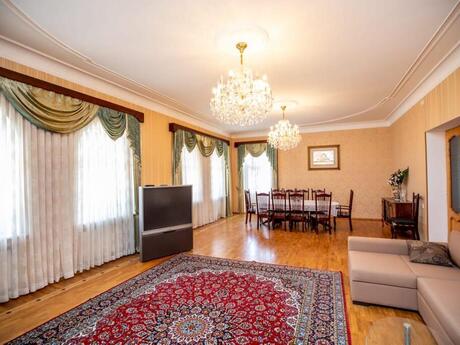 6 otaqlı həyət evi/bağ evi - Badamdar q. - 405 m²