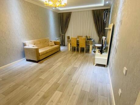 2-комн. новостройка - м. 8 ноября - 100 м²