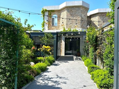 Elan №5391849 - Bakı, Gənclik m., 9 otaqlı, 450 m²