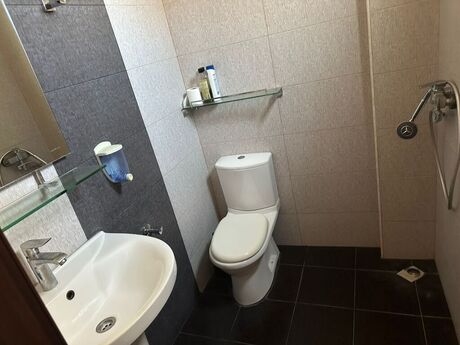 4-комн. вторичка - м. Элмляр Академиясы - 101 м²