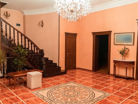 8 otaqlı həyət evi/bağ evi - 20 Yanvar m. - 600 m²