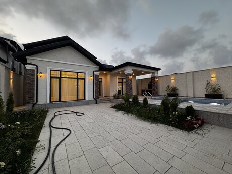 4 otaqlı həyət evi/bağ evi - Mərdəkan q. - 200 m²