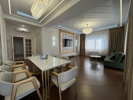 3 otaq · 168 m² · 17/20 mərtəbə, Ağ şəhər