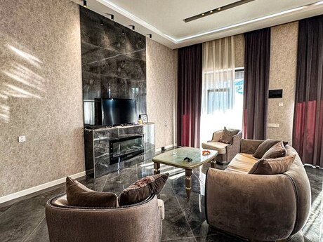 4 otaqlı həyət evi/bağ evi - Şüvəlan q. - 224 m²