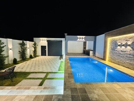 4 otaqlı həyət evi/bağ evi - Şüvəlan q. - 160 m²