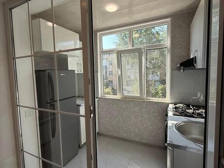 2 otaqlı köhnə tikili - Neftçilər m. - 50 m²