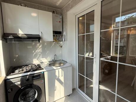 2 otaqlı köhnə tikili - Neftçilər m. - 50 m²