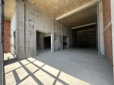 Obyekt - Şah İsmayıl Xətai m. - 310 m²