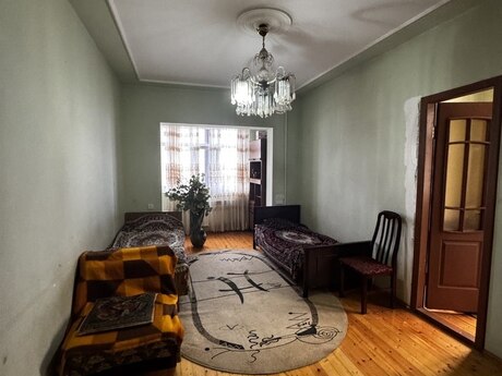 2 otaqlı köhnə tikili - Azadlıq Prospekti m. - 60 m²