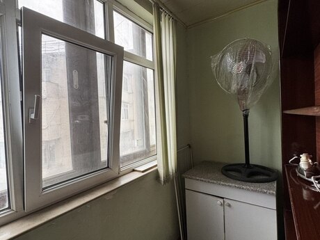 2 otaqlı köhnə tikili - Azadlıq Prospekti m. - 60 m²