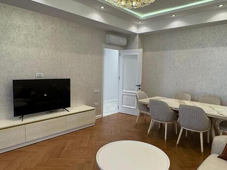 3 otaqlı yeni tikili - Şah İsmayıl Xətai m. - 130 m²