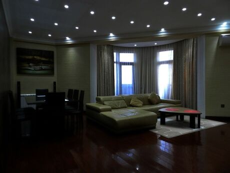 4 otaqlı yeni tikili - 28 May m. - 175 m²