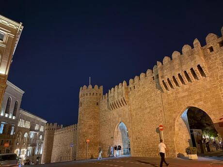 Объект - м. Ичеришехер - 400 м²