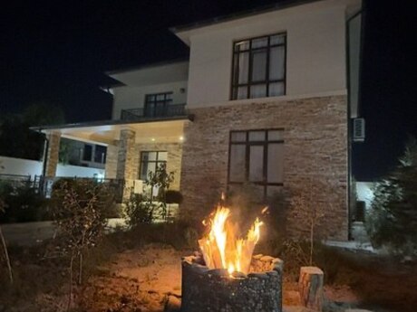 5 otaqlı həyət evi/bağ evi - Pirşağı q. - 250 m²