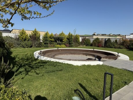 6 otaqlı həyət evi/bağ evi - Nardaran q. - 550 m²