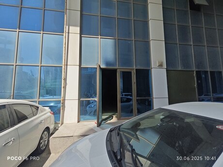 Obyekt - Yasamal r. - 295 m²