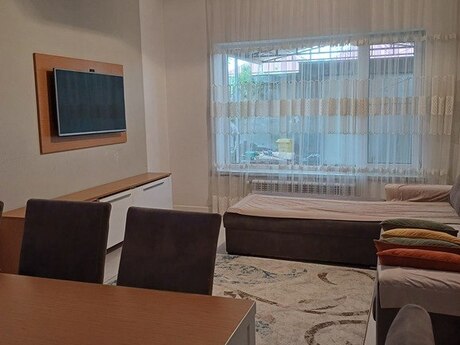4 otaqlı həyət evi/bağ evi - Yeni Ramana q. - 180 m²