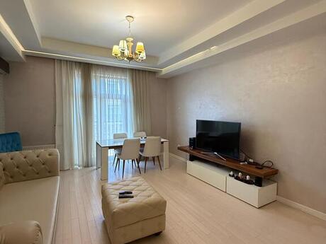 4 otaqlı yeni tikili - Ağ şəhər q. - 170 m²