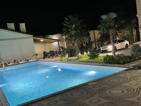 5 otaqlı həyət evi/bağ evi - Mərdəkan q. - 300 m²