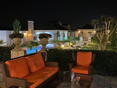 5 otaqlı həyət evi/bağ evi - Mərdəkan q. - 300 m²