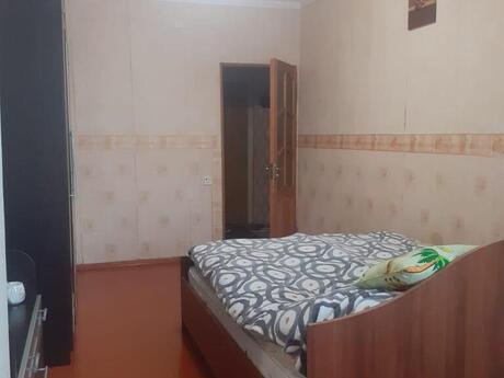 4 otaqlı köhnə tikili - Bakıxanov q. - 100 m²